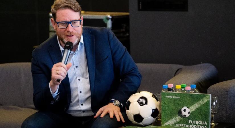 Debrecenben is bemutatták a Futbólia visszahódítása című könyvet