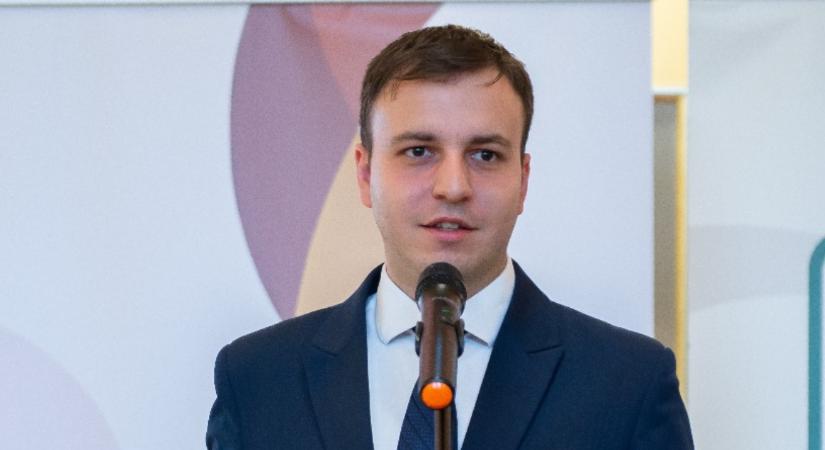 A anyanyelvi oktatás a megmaradás záloga – Varga Nándor is indul az RMDSZ Brassó megyei elnöki tisztségért