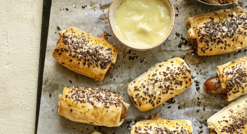 Káposztás, kolbászos tekercs leveles tésztából