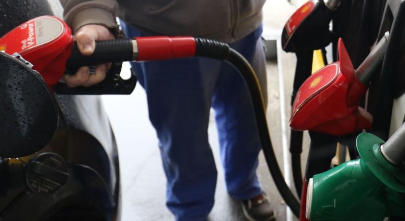 Durva áremelést jelentettek be a magyar kutakon, még most érdemes tankolni