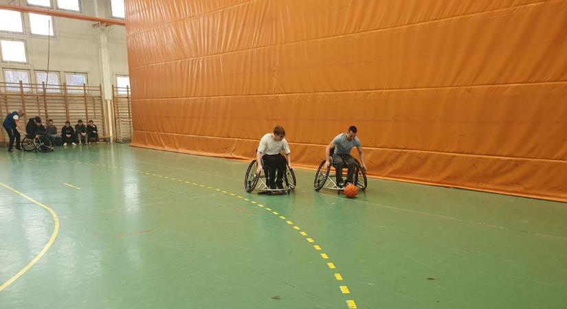 Parasporttal az elfogadásért – Érzékenyítő nap az Apáczaiban