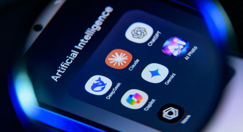 Drámaian csökkent a ChatGPT népszerűsége, miután az OpenAI leszerződött az amerikai hadügyminisztériummal