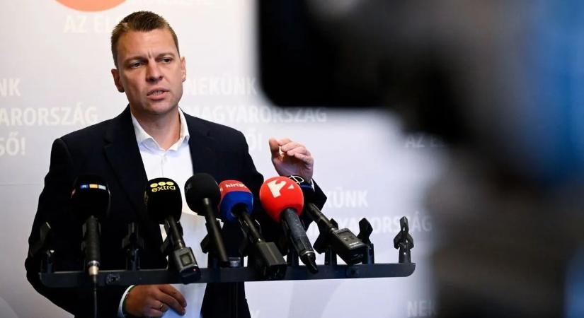 Menczer Tamás: Zelenszkij bevallotta, drága olajat akar Magyarországnak