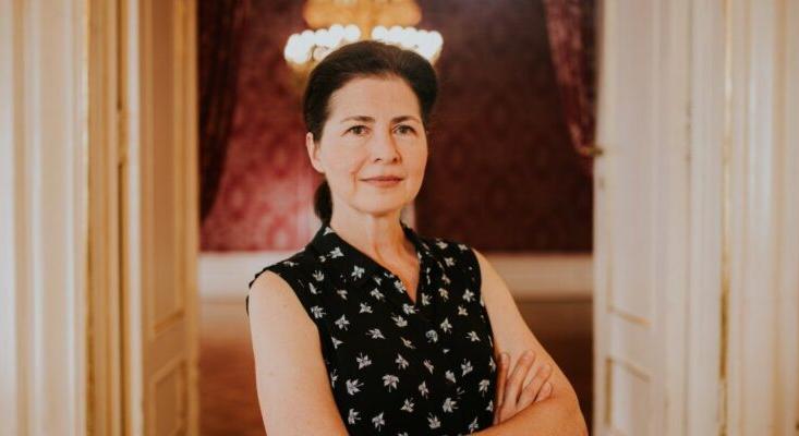 Tóth Ildikó: „A színház egyfajta terápia, mankó lehet a mindenkori életben is”