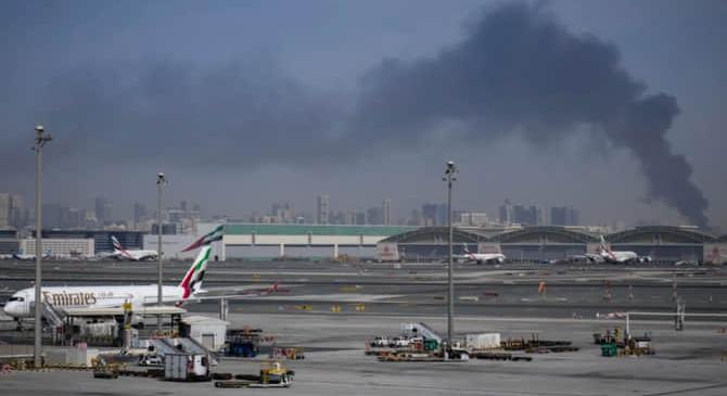 Nagy-Britannia 200 000 állampolgár evakuálására készül a Közel-Keletről