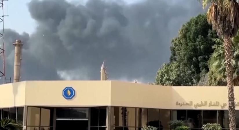 Iráni dróncsapás érte az Amazon adatközpontjait, a cég kéri ügyfeleit, hogy mentsenek