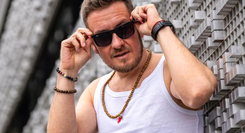 Deniz és Radics Gigi ad koncertet az újkerti szánkódombon