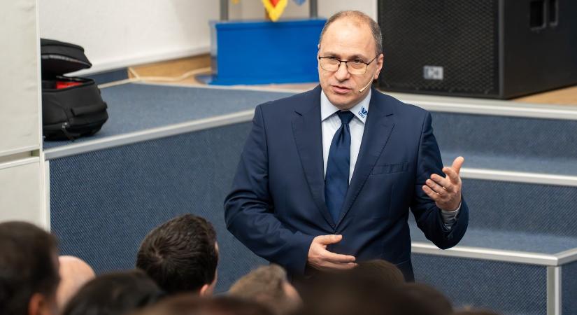 Ismét van oktatási minisztere az országnak