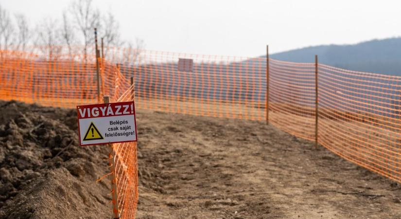 Így módosul az Országos Kéktúra útvonala az M1-es bővítése miatt - térkép