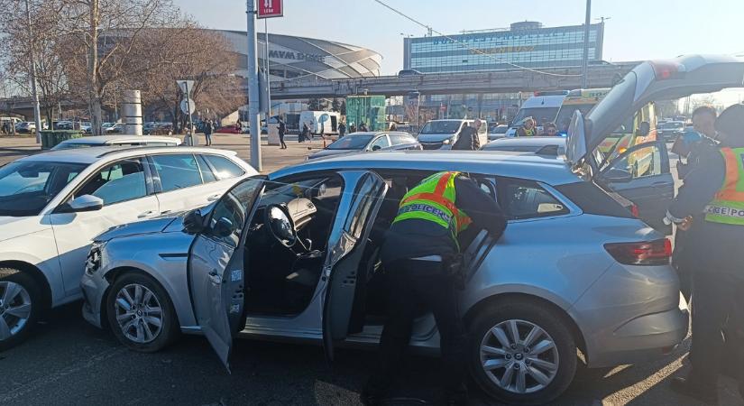Videón a népligeti hajsza: bódultan, jogosítvány nélkül száguldott az autós üldözés után karambolozó sofőr