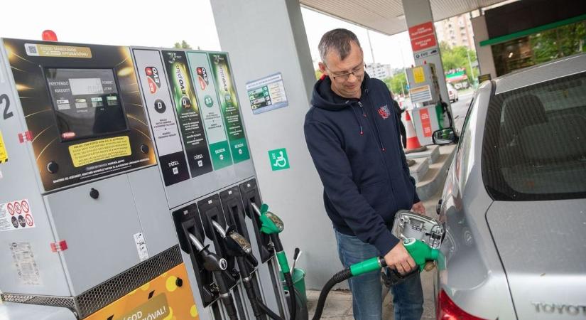 Autósok figyelem! Brutális áremelkedés jön a kutakon szerdától