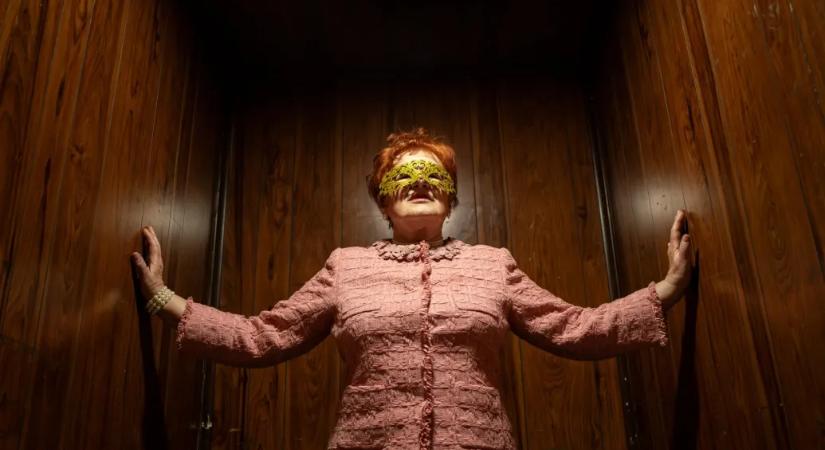 Kollégánk, Bődey János képeit a legjobb portrésorozatok közé választották egy rangos nemzetközi versenyen