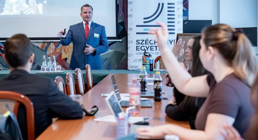 Gyűlöletbeszéd vagy vélemény? Izgalmas válaszok születtek a nemzetközi szakértők győri találkozóján