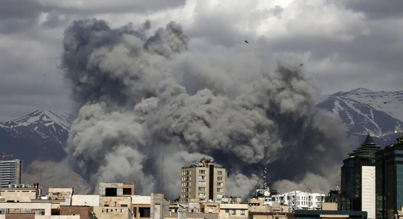 Irán a reptereket, hoteleket és a kikötőket is célba vette – ilyenre még nem volt példa