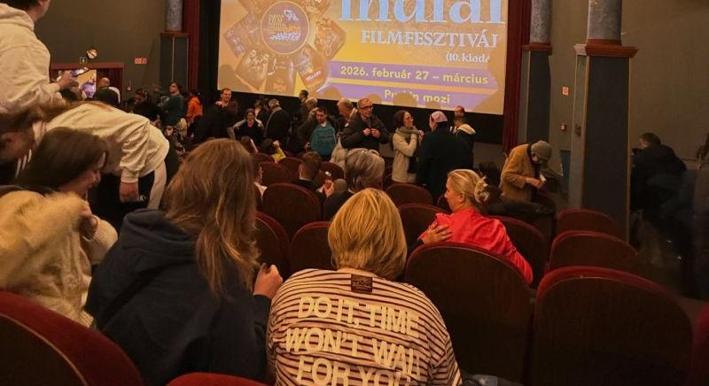 Rendőrök vezették ki a budapesti nézőtérről a fesztivál kivetkőzött vendégét