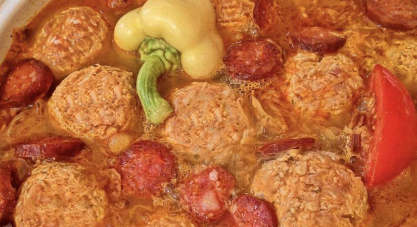 Ha unod a töltött káposztát, próbáld ki ezt: így készül a legfinomabb gombócos káposzta