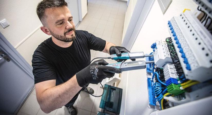 Akár egymilliós fizetés? Ezekkel a szakmákkal lehet most nagyot szakítani