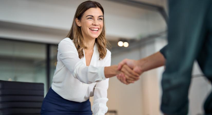 10 kevéssé ismert testbeszédjel, amely magas intelligenciára utal