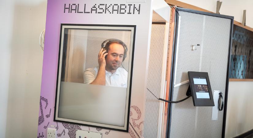 Új interaktív halláskabint mutattak be Győrben a hallás világnapján