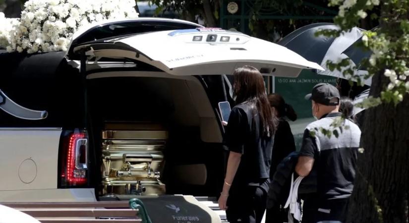 Aranykoporsóban temették el a hírhedt drogbárót