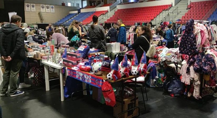 Felújítanád a ruhatáradat? Ezen a nyíregyházi börzén túladhatsz a régieken és fillérekért beszerezheted az újakat