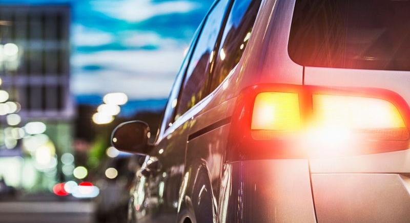 Új kötelező felszerelés kell júliustól az autókba