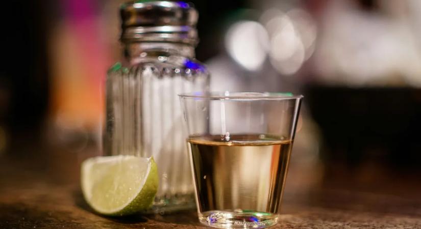 Halálba torkollott az italozás – túl sok felest itattak meg a fiatal nővel