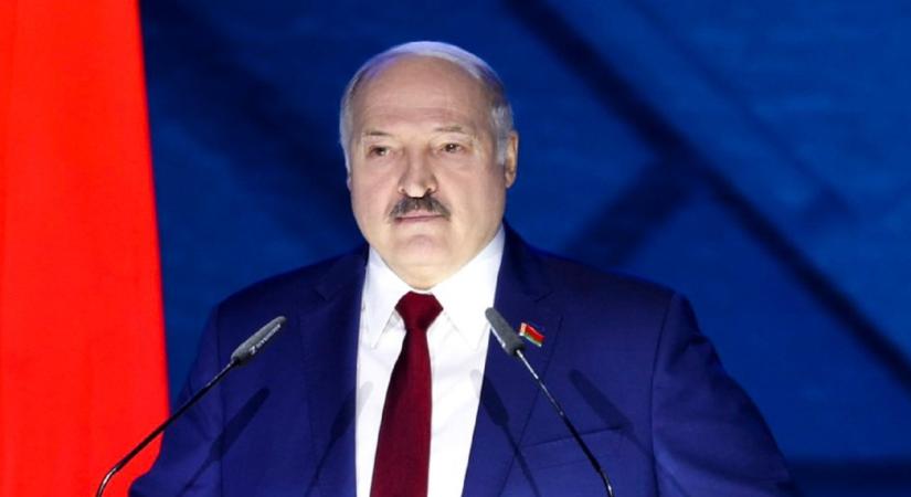 Lukasenka szerint Hamenei mártírhalált halt Irán függetlenségét védve