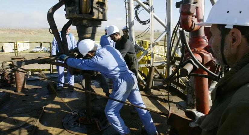 Mélyül az olajválság: megteltek a tárolók, elkezdték leállítani a termelést a Közel-Keleten