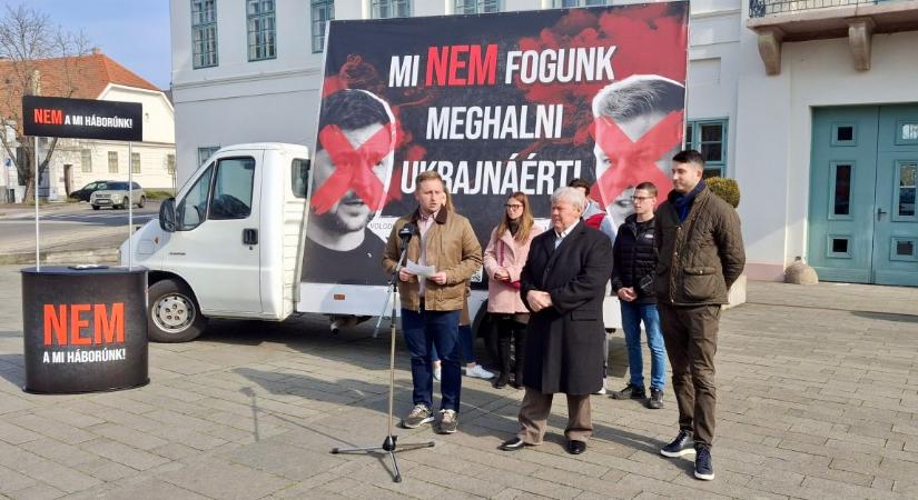 Országjáró kampány Pakson