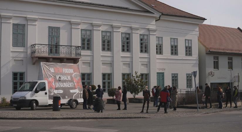 A kötelező sorkatonaság ellen gyűjtik az aláírást