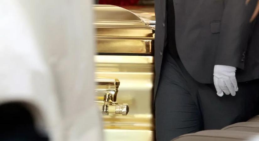 Aranykoporsóban temették el El Menchót, a február végén likvidált mexikói drogbárót