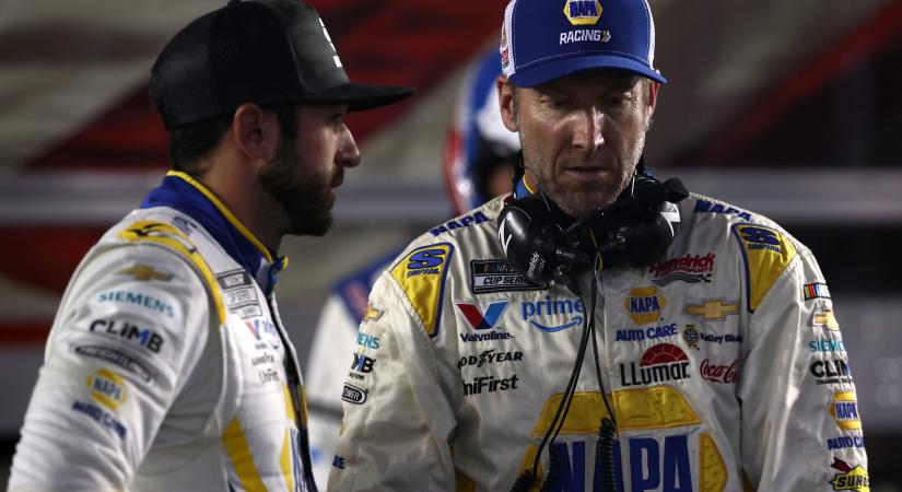 Megaagy: Chase Elliott átvette az irányítást és egy zseniális húzással megmentette saját versenyét a COTA-n