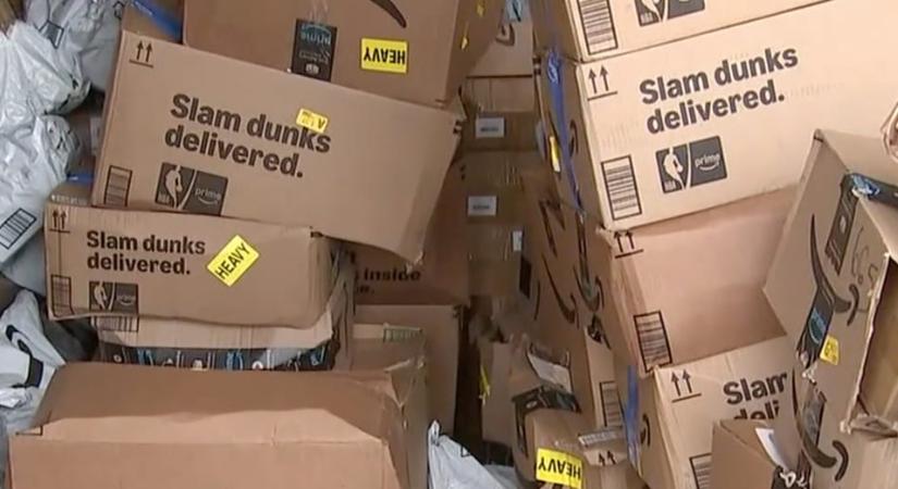 Több mint 100 csomagot kapott egy nő, aki sosem rendelt semmit a neten