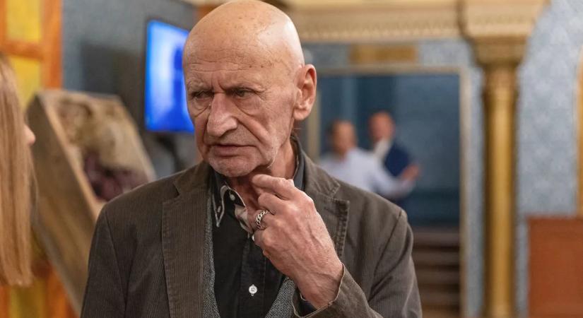 Szirénázó mentőautó vitte kórházba Reviczky Gábort: intenzív osztályra került a Nemzet Művésze