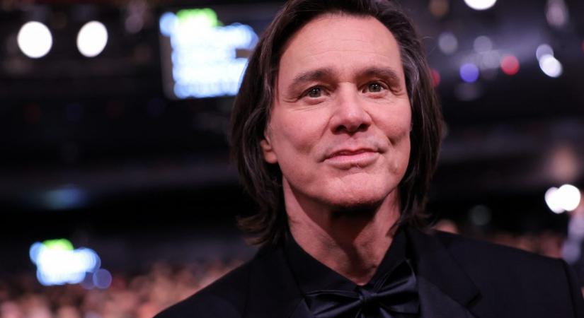 Jim Carrey átvett egy díjat, azóta se bírja lemosni magáról a vádat, hogy valójában egy klón