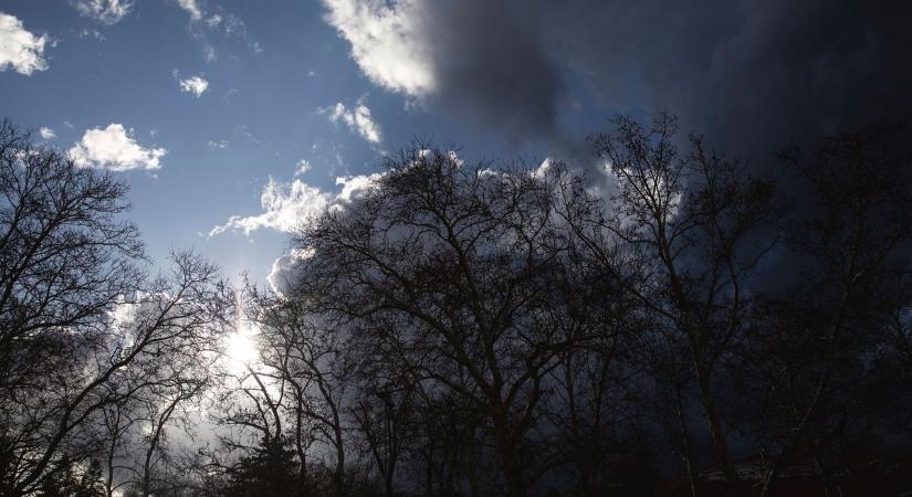 Készítse a kabátot: hűvös, felhős este jön Tolnában – mutatjuk, mennyire esik vissza a hőmérséklet