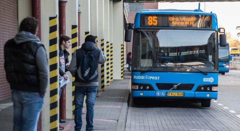 „Féltem, hogy megkésel!”- pesti buszon fenyegették meg Andreát