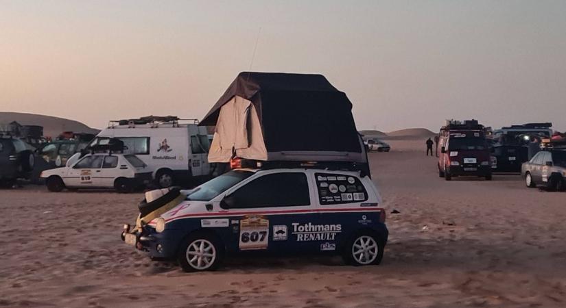 Nem hiszed el, hová jutott már a tatabányai Twingo Afrikában!