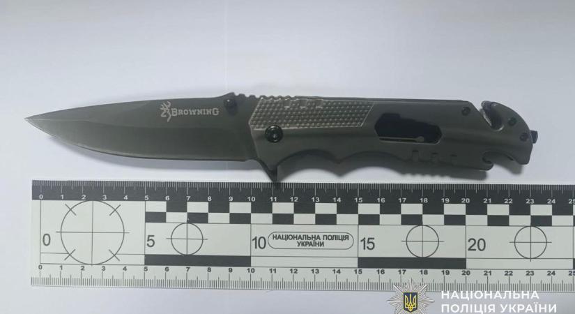 Munkácson két kiskorút vettek őrizetbe, akik eltulajdonítottak egy gépkocsit és megfenyegették annak tulajdonosát