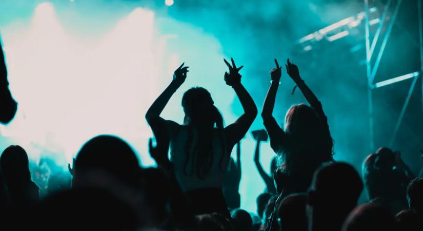 Retró kvíz: te ismered a '90-es évek legjobb magyar dalait?