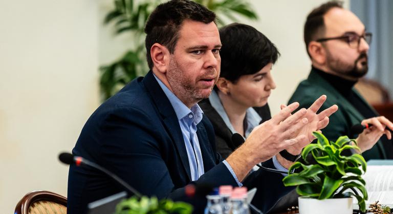 Vitézy Dávid szerint a szórakozóhelyek bezárása nem a drogkereskedőket, hanem Budapestet teszi tönkre