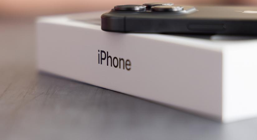 Megérkezett az olcsónak tartott iPhone: ennyi lesz az ára