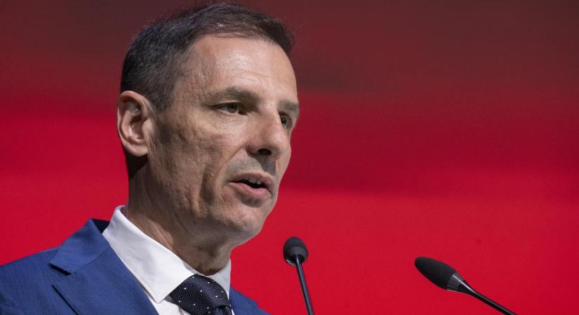 Úgy tűnik, a Fidesz jelöltjei bizonyos körzetekben civilnek álcázzák magukat