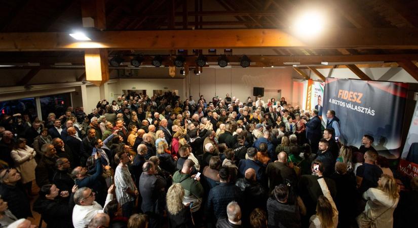 Orbán Viktor Pétervásárán: komoly az előnyünk, de nem szabad belekényelmesedni!