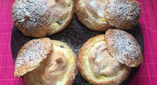 Gyerekkorunk kedvence: túróval töltött zsemle