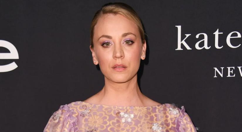 „Halálra voltam rémülve” – az Agymenők Pennyje elárulta, melyik sztár közösítette ki