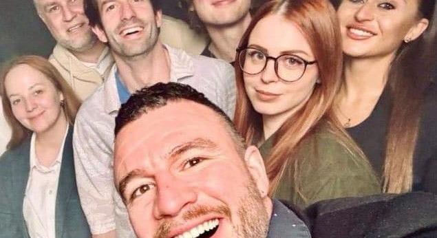 Fekete-Győr András influenszerek tömegével tervezi mobilizálni a fiatalokat a választásra