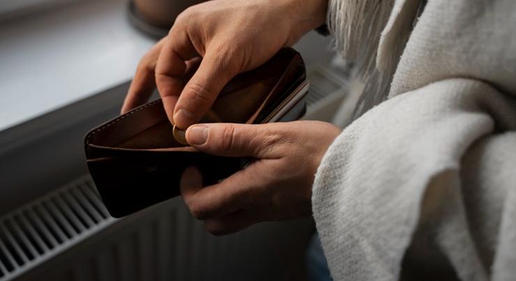 Nem dolgozhat, nem dönthet a pénzről – minden ötödik nő érintett lehet az EU-ban