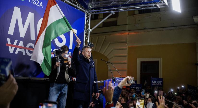 Publicus Intézet: A biztos szavazó pártválasztóknál 47-39-re vezet a Tisza a Fidesz előtt, részvételi csúcsot hozhat a parlamenti választás